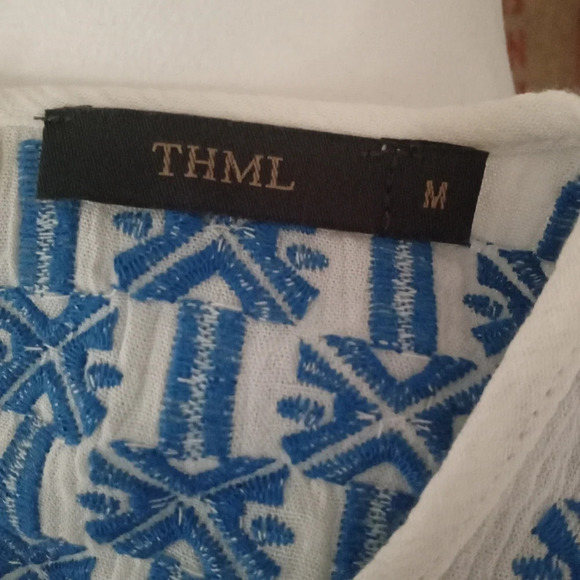 Anthropologie THML Blue & White Cut Out Gauzey Lightweight Blouse Size Medium - Picture 5 of 6